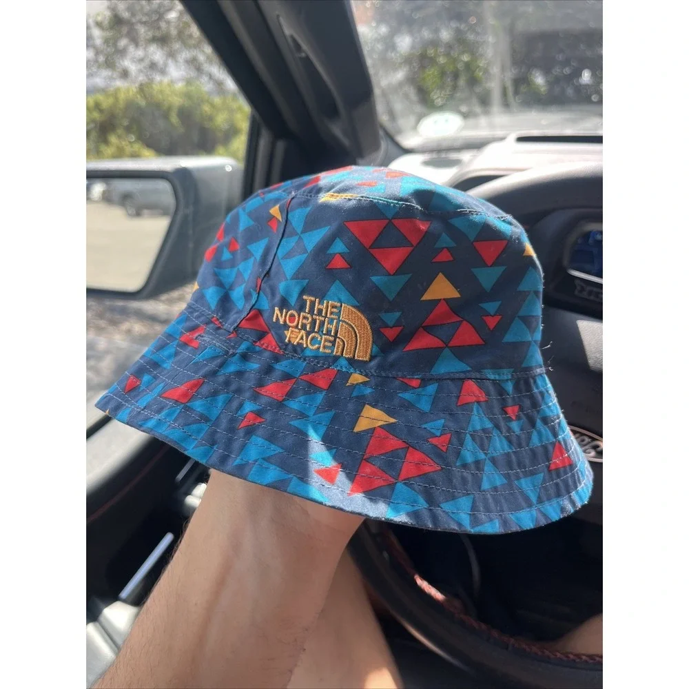 The North Face Bucket Hat With Strap Youth Size Geometric Vibrant‎ Colorful